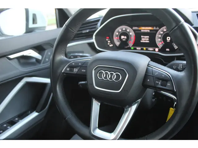 Audi Q3 35 TFSI Advanced edition 2024 Benzine 29