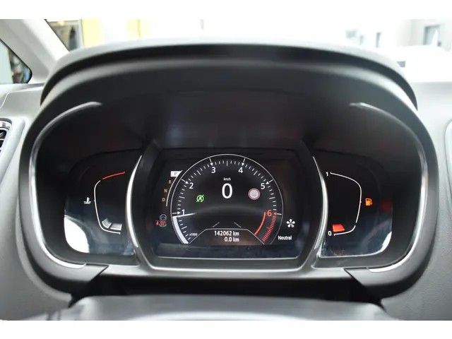 Renault Grand Scénic TCe 140 EDC Bose 2019 Benzine 15