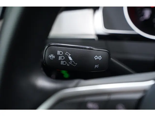 Volkswagen Passat 1.5 TSI Elegance 2020 Benzine 22