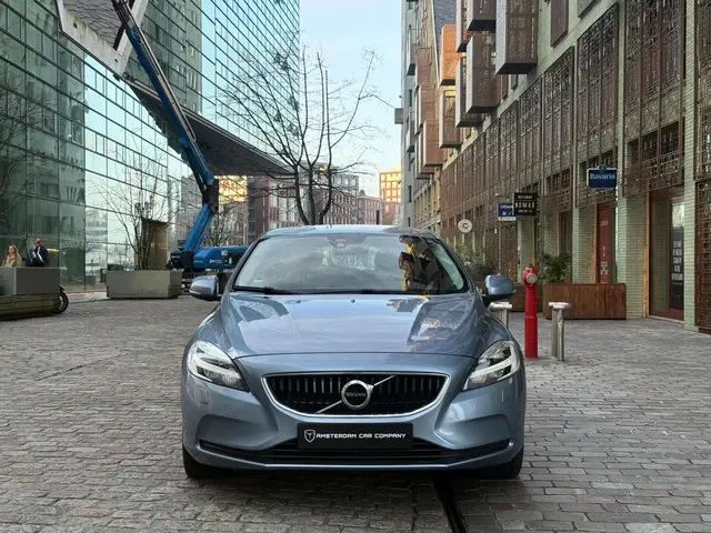 Volvo V40 2.0 T3 Nordic+ 114.000km dealer oh 2016 Benzine 8