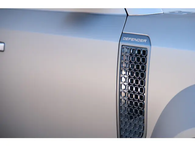 Land Rover Defender 110 4.4 P635 110 Octa 2025 Benzine 14