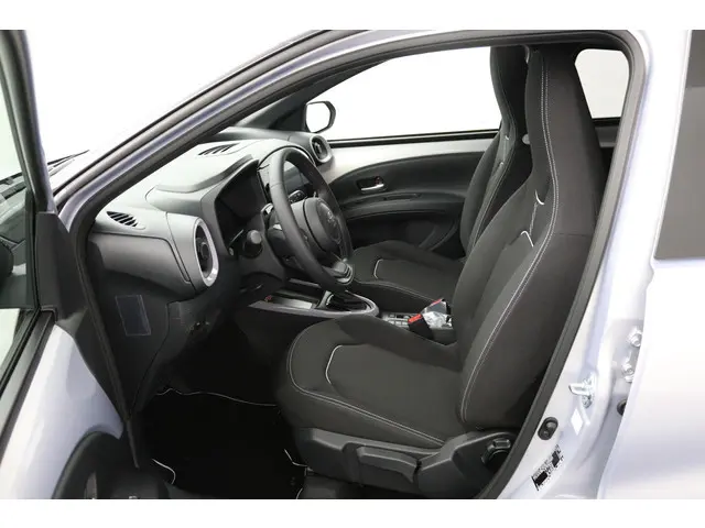 Toyota Aygo X Hybrid 115 pulse 2026 Hybride Benzine 17