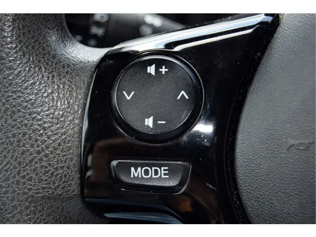 Peugeot 108 1.0 e-VTi Active Pack Premium 2017 Benzine 24