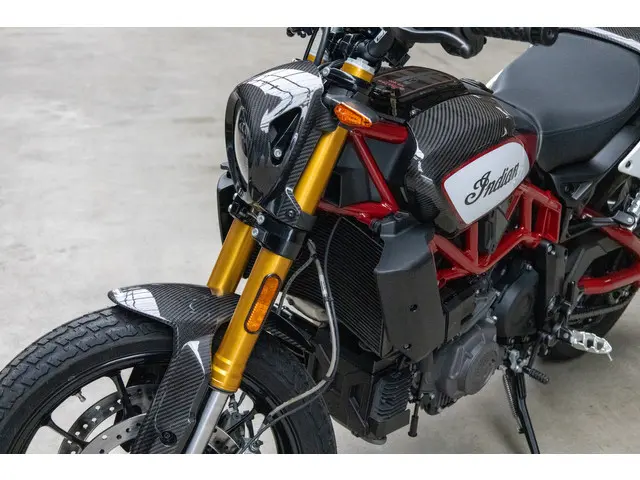 Indian FTR 1200 Carbon *Akrapovic* 2020 Benzine 18