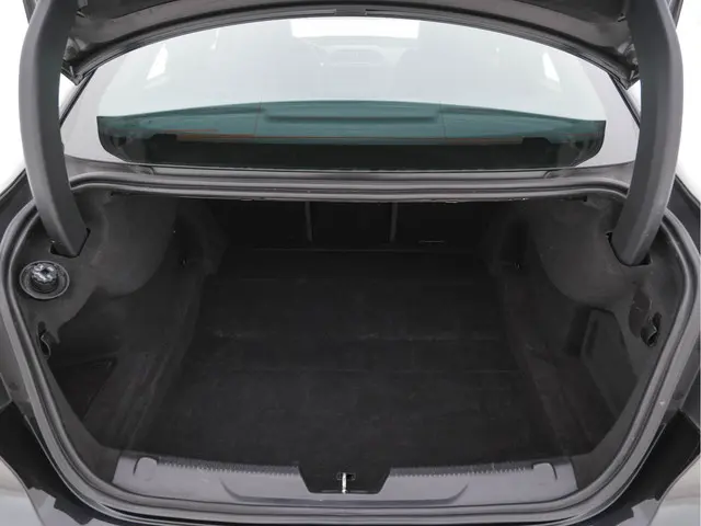 Jaguar XE 2.0 D R-Sport-Pack 2017 Diesel 10