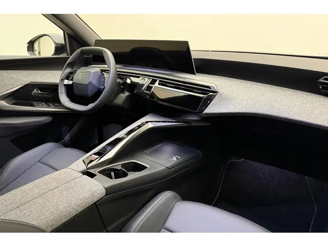 Peugeot e-3008 Allure 73 kWh 2024 Elektrisch 15