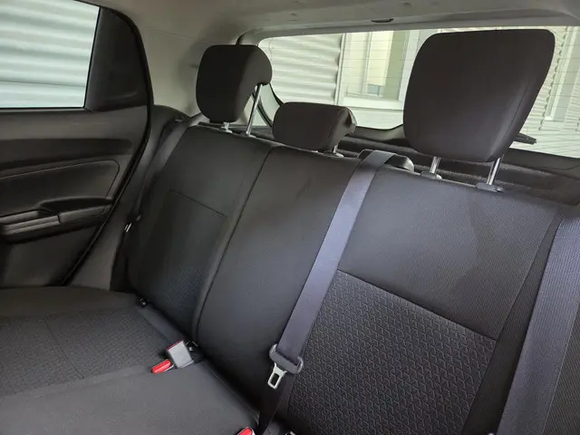 Suzuki Swift 1.2 Select Smart Hybrid 2023 Benzine 5