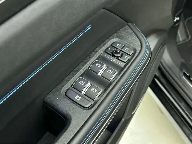 Lynk & Co 01 1.5 261pk PHEV 2023 Hybride Benzine 18