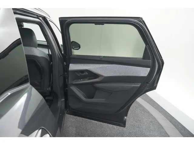 Peugeot 5008 HYbrid 145 e-DCS6 GT 2025 Hybride Benzine 66