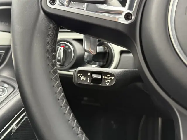 Porsche 911 Cabrio 3.8 Turbo Cabrio 2016 Benzine 34
