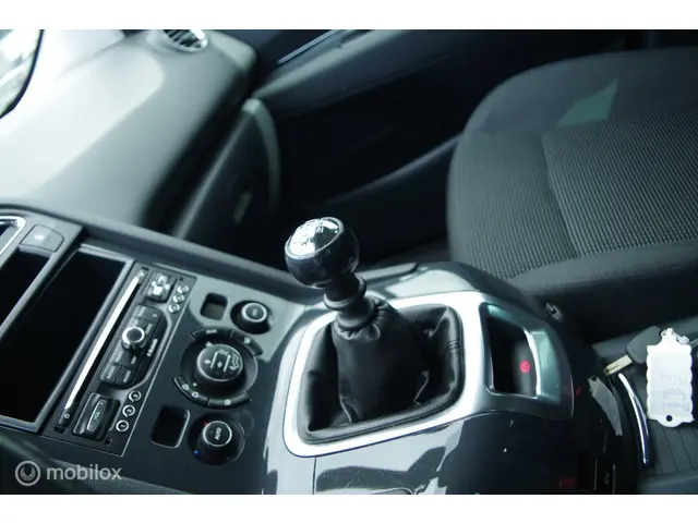 Peugeot 5008 1.2 PureTech Style 5p. 2016 Benzine 13