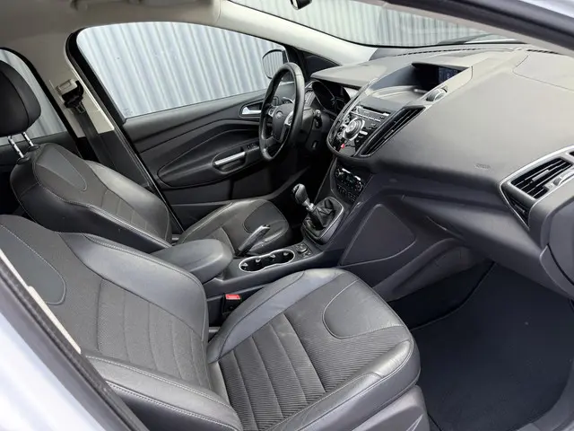 Ford Kuga 1.5 Titanium 2015 Benzine 25
