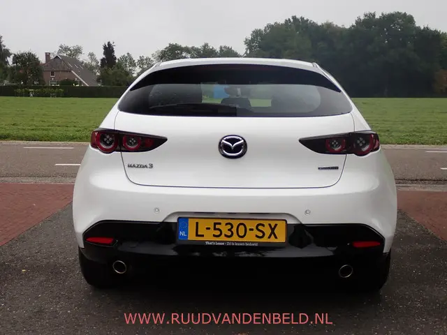 Mazda 3 2.0 e-SkyActiv-G M Hybrid 2021 Benzine 26