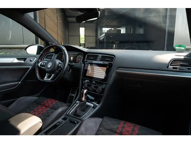Volkswagen Golf 2.0 TSI GTI TCR 2019 Benzine 8