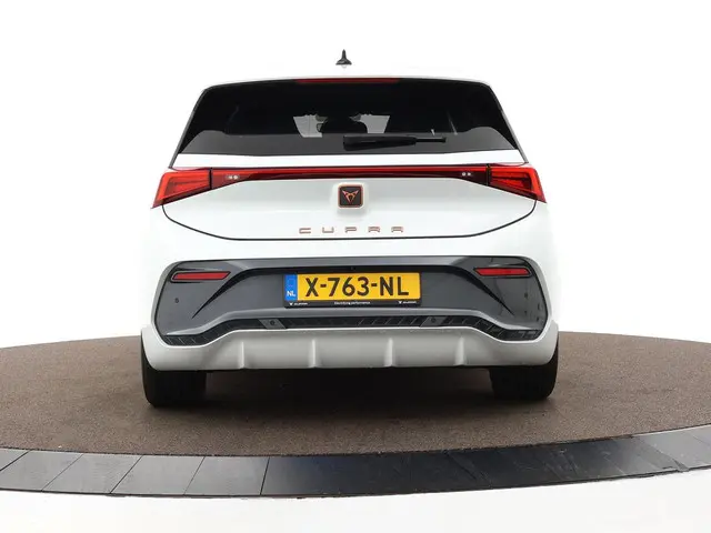 CUPRA Born Business 62 kWh 2024 Elektrisch 22