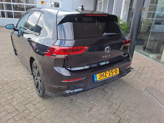 Volkswagen Golf 1.5 eTSI R-Line NIEUWSTAAT 2023 Benzine 4