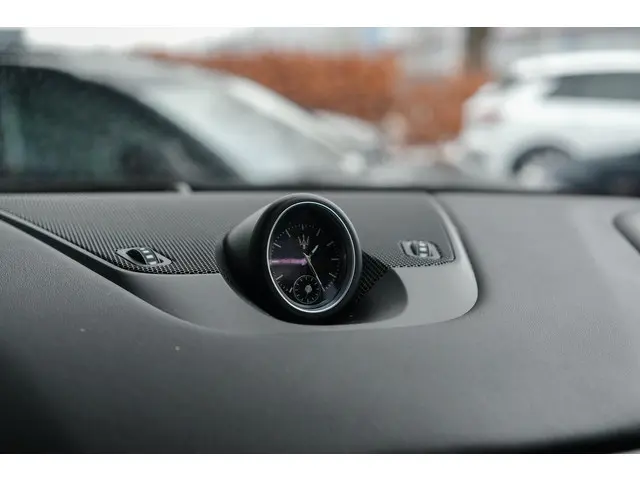 Maserati Levante Gransport 3.0 V6 D 275pk 2019 Diesel 26