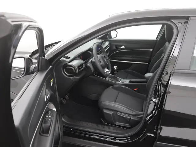 Jeep Avenger 1.2 Altitude 2024 Benzine 27