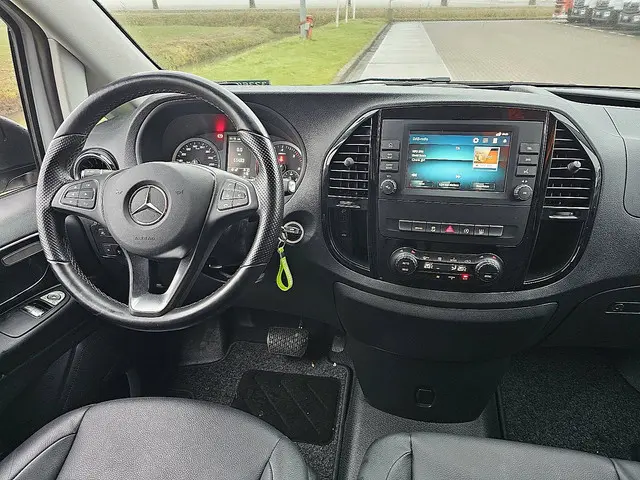 Mercedes-Benz Vito 114 2022 Diesel 8