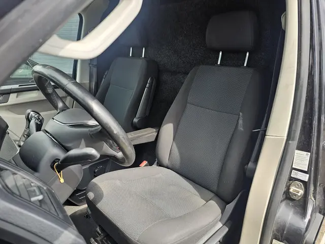 Volkswagen Transporter 2.0 TDI L1H2 Highline 2018 Diesel 8