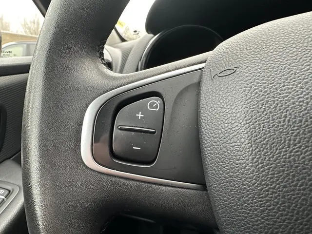 Renault Clio 0.9 TCe Limited | Trekhaak | Navi 2018 Benzine 18