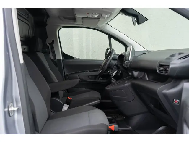 Toyota ProAce City 1.5 D-4D Live 2023 Diesel 6