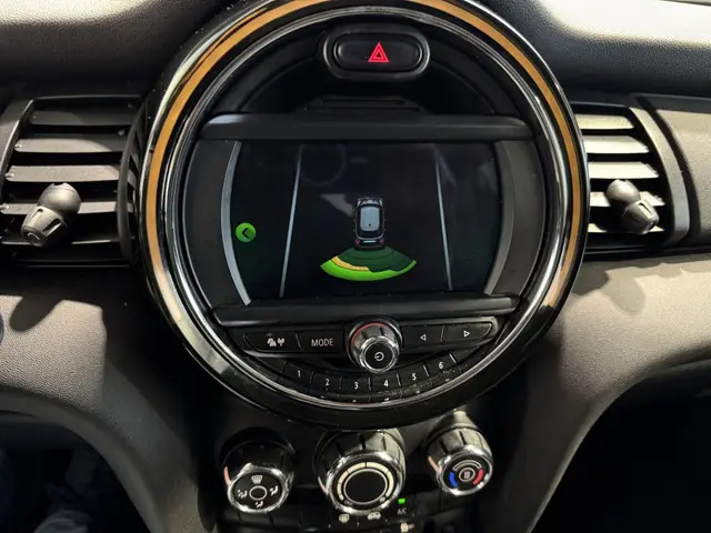 MINI One ONE 100 pk euro 6 5 deurs 2019 Benzine 32