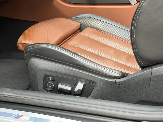 BMW 8 Serie 840i xDrive High Executive 2021 Benzine 25