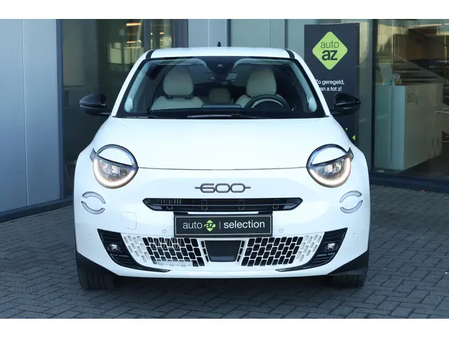 Fiat 600 1.2 Hybrid La Prima 2024 Benzine 8