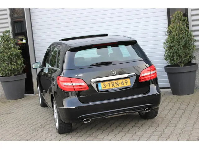 Mercedes-Benz B-Klasse 180 2014 Benzine 13