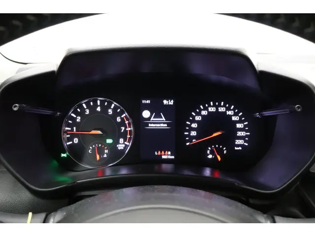 Suzuki Swift 1.2 Style Smart Hybrid 2024 Benzine 32