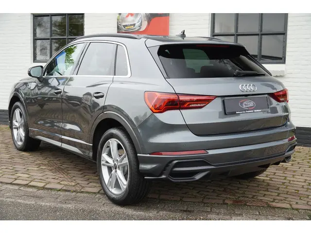 Audi Q3 45 TFSI e S edition 2021 Hybride Benzine 5