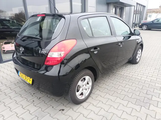 Hyundai i20 1.2i Business Edition Airco 2012 Benzine 4