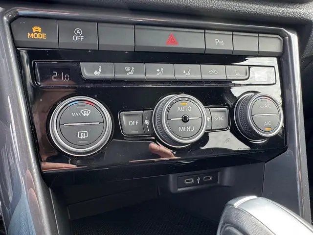 Volkswagen T-Roc 1.5 TSI Sport 2021 Benzine 38