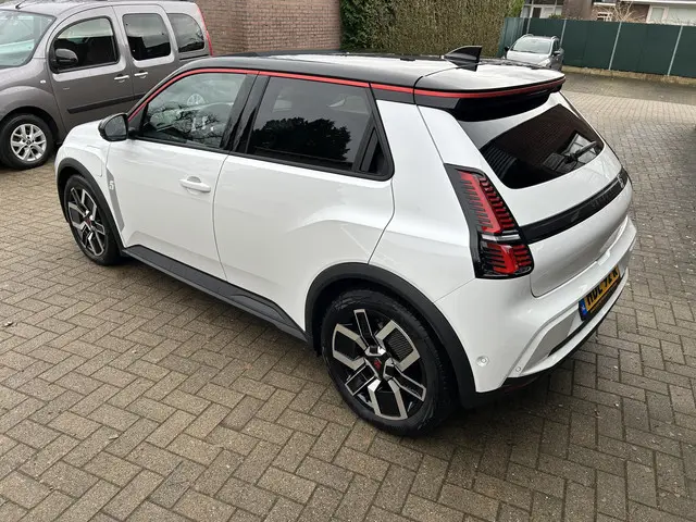 Renault 5 comfort range techno 52 kWh 2024 Elektrisch 8