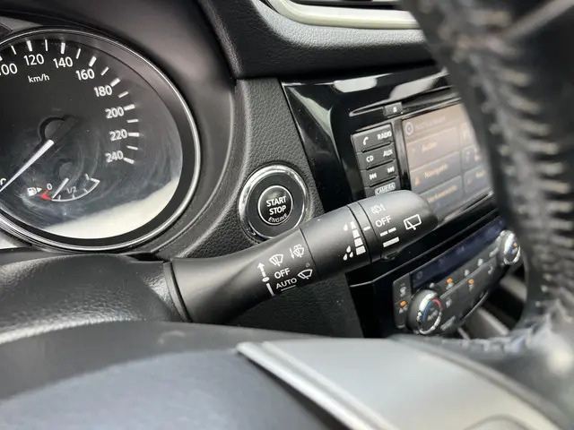 Nissan QASHQAI 1.2 Tekna 2015 Benzine 32