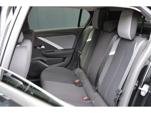 Opel Astra 1.6 PHEV 180 PK Edition * 2023 Hybride Benzine 8
