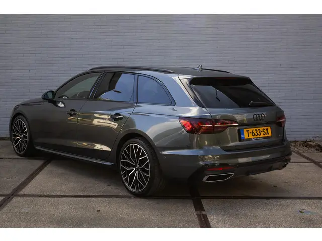 Audi A4 Avant 45 TFSI quattro edition one 2020 Benzine 12