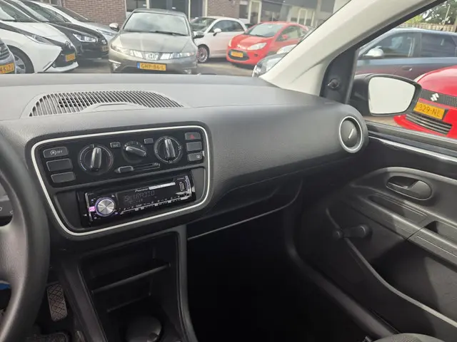 Volkswagen up! 1.0 take up! BlueM. 2014 Benzine 11