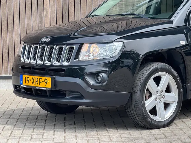 Jeep Compass 2.0 Limited / Leder / Trekhaak / Navi / 2012 Benzine 4