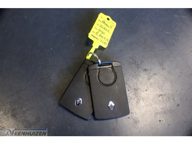 Renault Scénic 1.2 TCe Bose 2015 Benzine 25