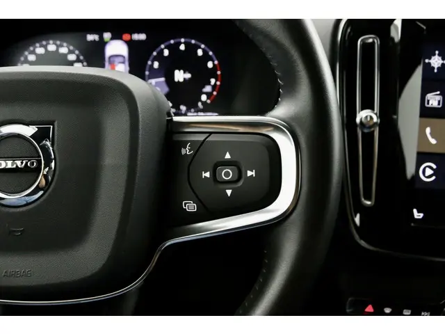 Volvo XC40 1.5 T3 Inscription zwart 2018 Benzine 16