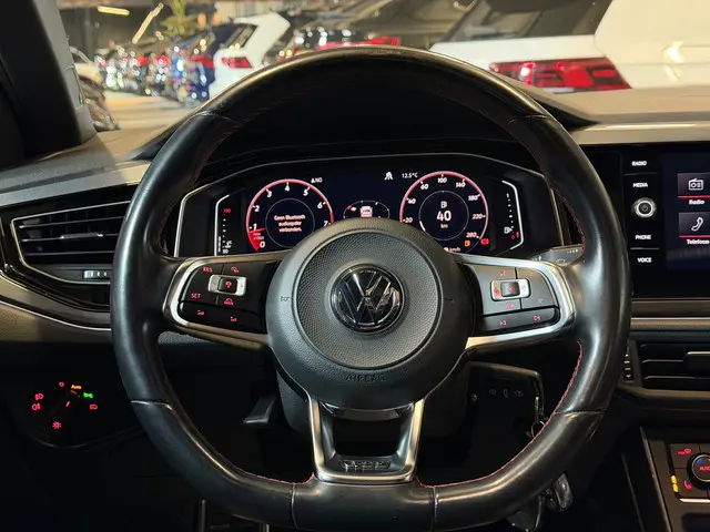Volkswagen Polo 2.0 TSI GTI|PANO|BOMVOL! 2019 Benzine 13