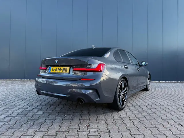 BMW 3 Serie 320i M-sport / H&K / HUD / 360 camera 2019 Benzine 7