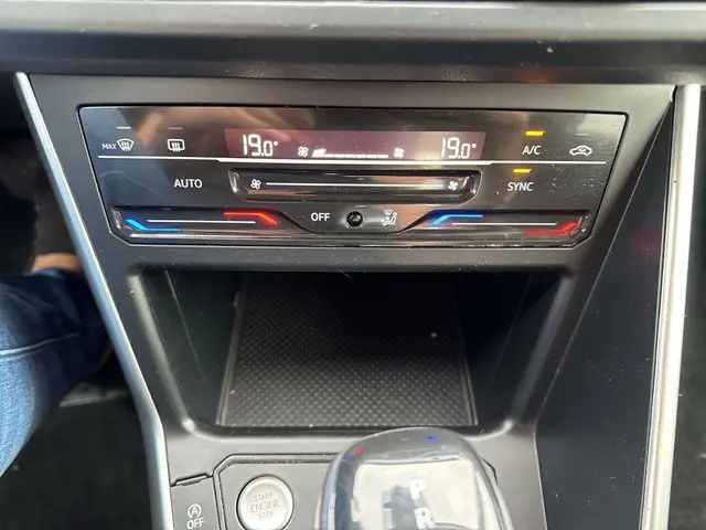 Volkswagen Polo 1.0 TSI Life Business 2023 Benzine 18