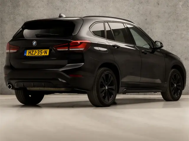 BMW X1 sDrive18i High Executive 2021 Benzine 5