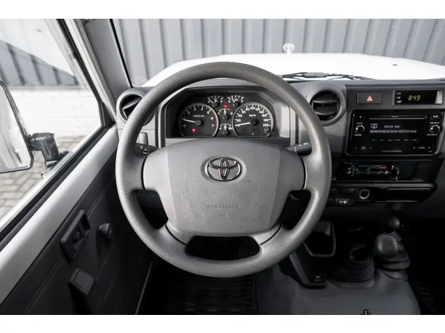 Toyota Land Cruiser 4.0 V6 Tembo Camper 2022 Benzine 30