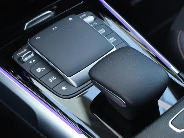 Mercedes-Benz EQB 300 4MATIC AMG line 2022 Elektrisch 31