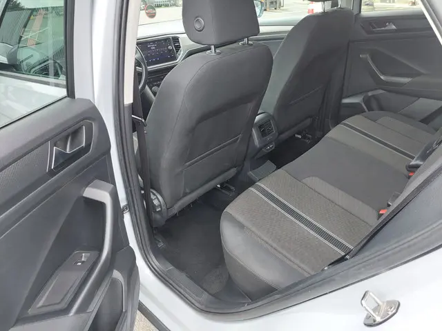 Volkswagen T-Roc 1.5 TSI Style Business 2021 Benzine 17