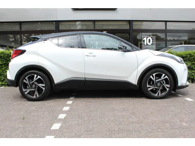 Toyota C-HR 2.0 Hybrid Style Bi-Tone 2023 Hybride Benzine 7